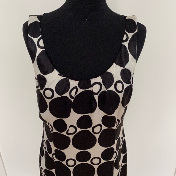 Black and white sleeveless sheath - Picture 3 of 4